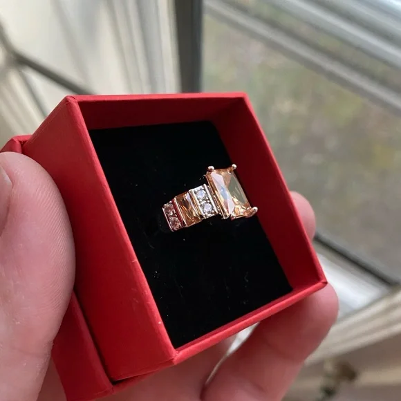 NIB Sterling silver and Morganite ring 💍 - Picture 4 of 9